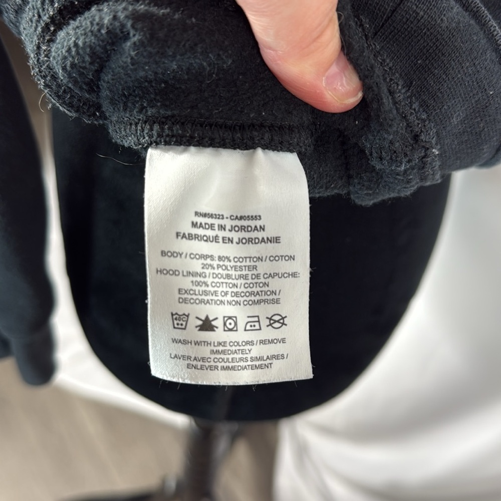 Nike Men's Classic Black Pullover Hoodie w/ Kangaroo Pocket - Picture 5 of 6